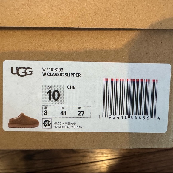 NIB Classic Ugg Slippers! - Picture 4 of 6